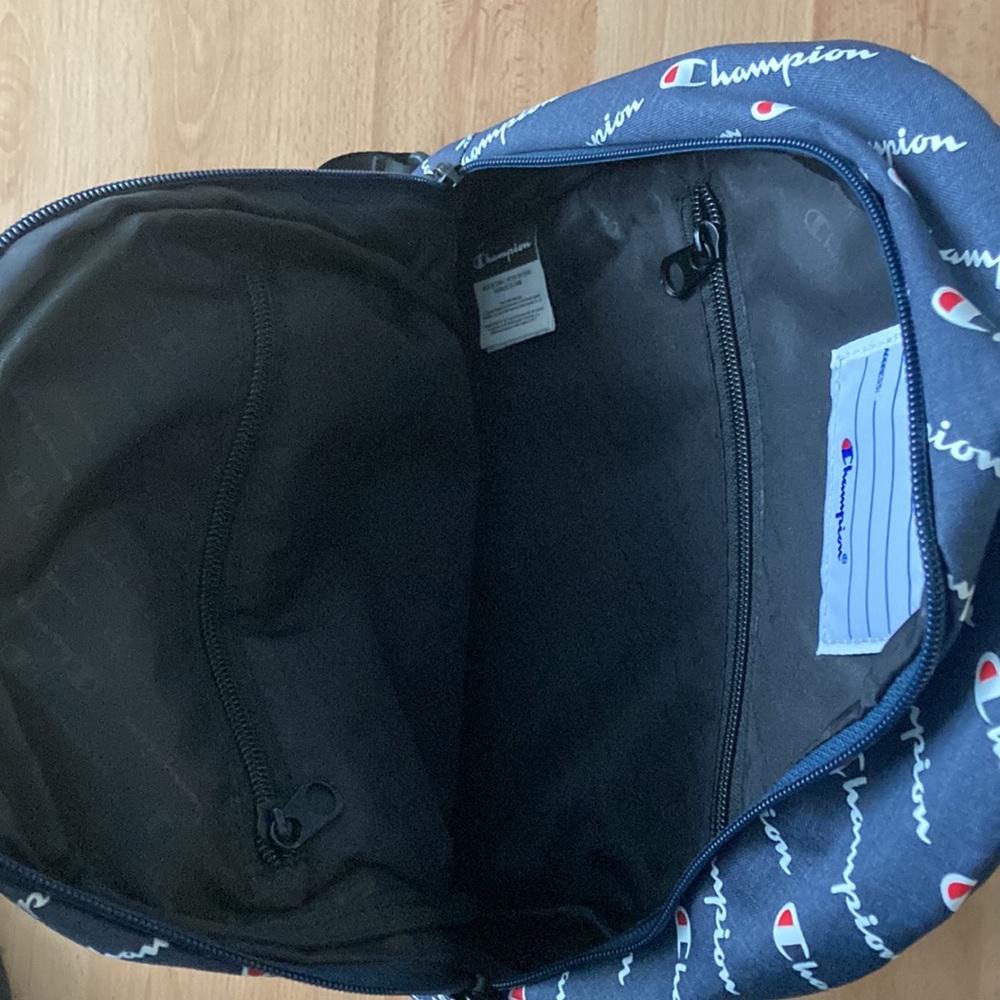 Kids Champion backpack NWOT - Picture 5 of 6